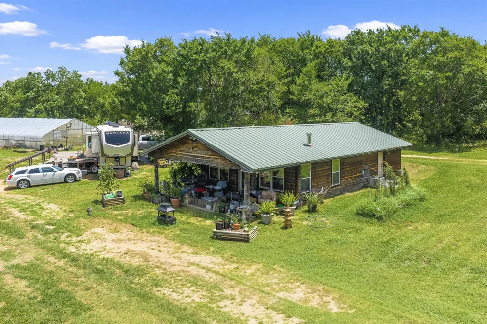 2474 S Log Cabin Tishomingo, OK 73460