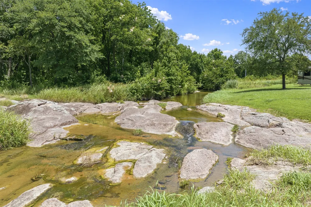 2474 S Log Cabin Tishomingo, OK 73460