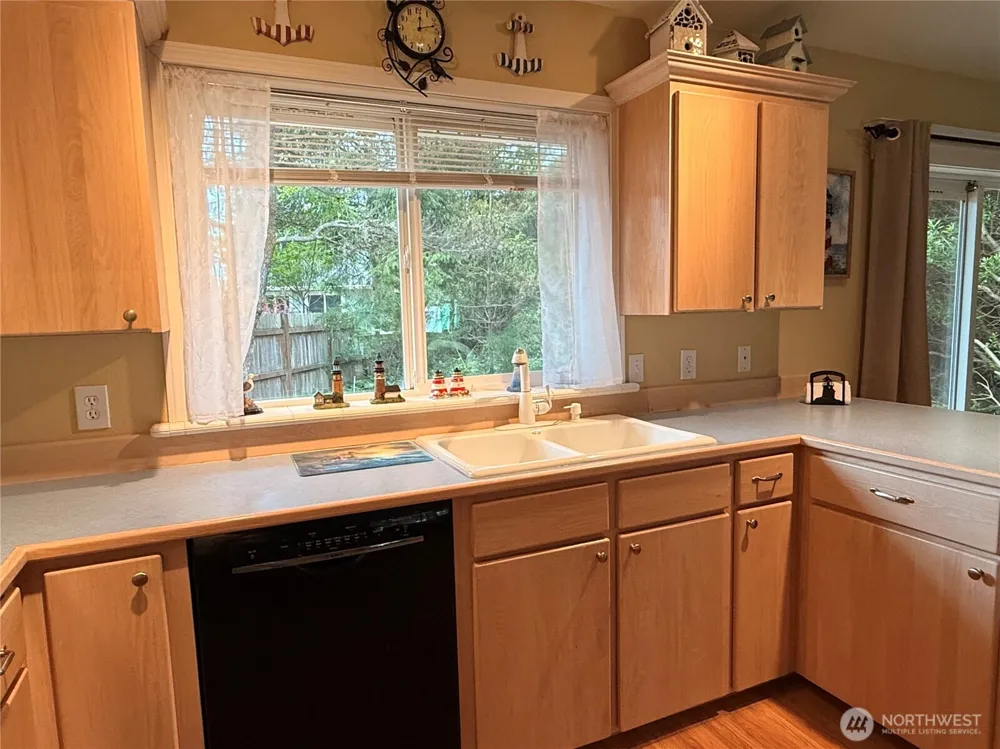 367 S Wynoochee Drive Ocean Shores, WA 98569