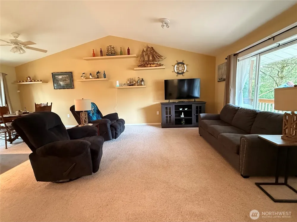 367 S Wynoochee Drive Ocean Shores, WA 98569