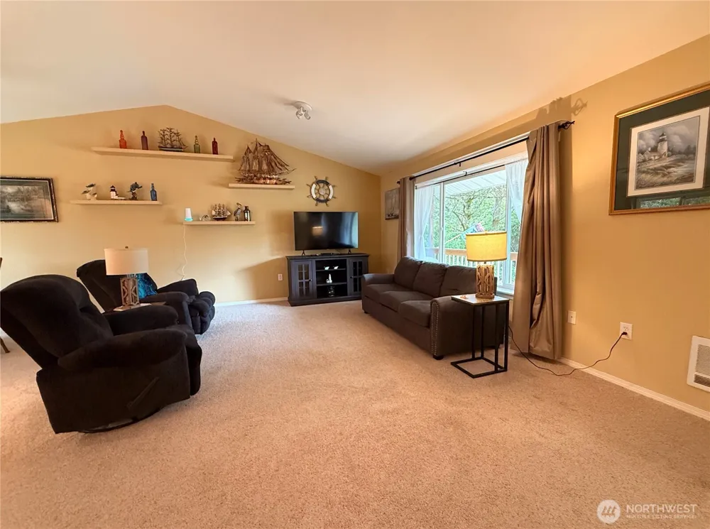 367 S Wynoochee Drive Ocean Shores, WA 98569