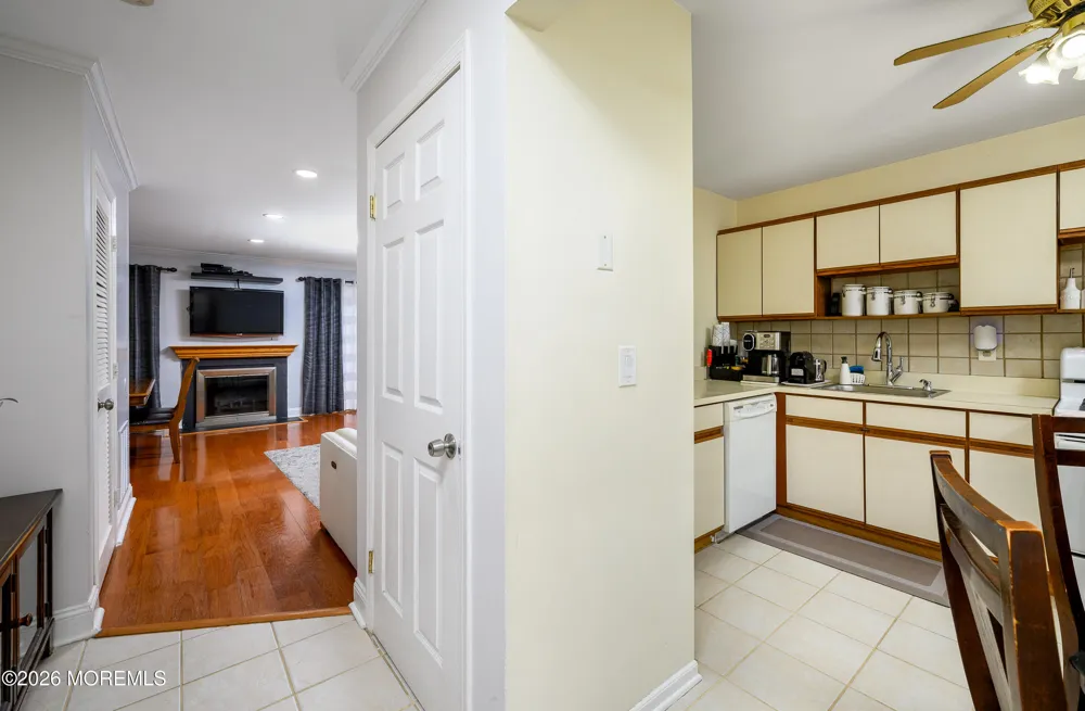 136 Woodmere Drive #406 Parlin, NJ 08859