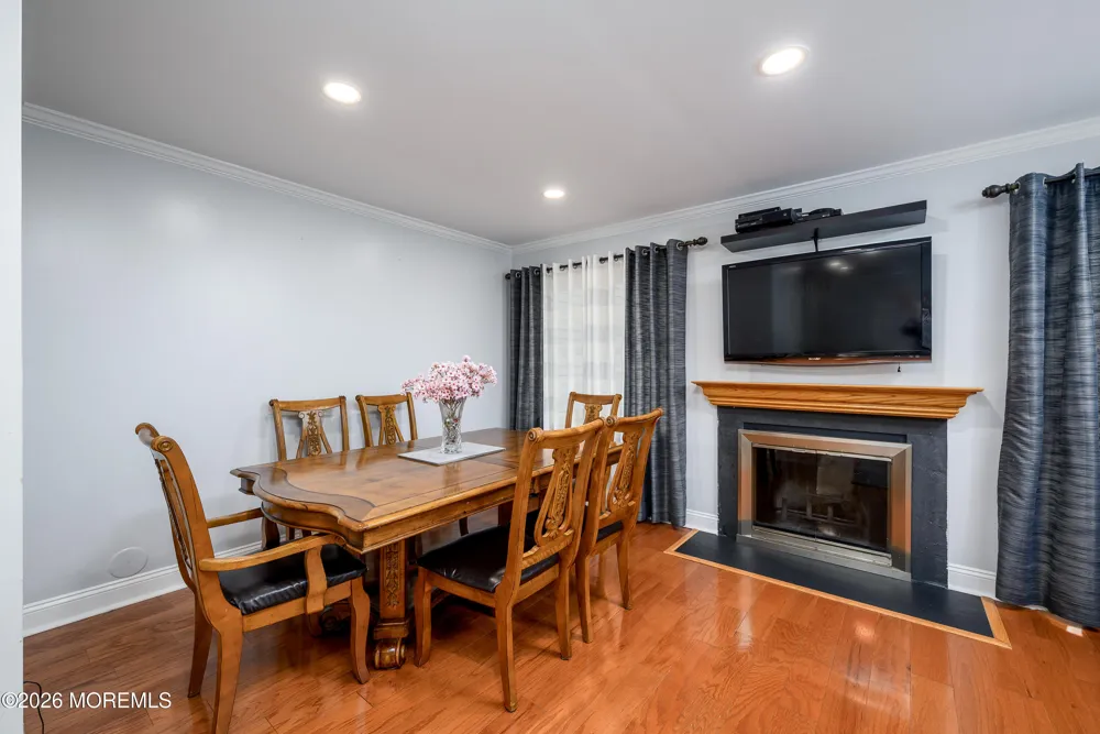 136 Woodmere Drive #406 Parlin, NJ 08859