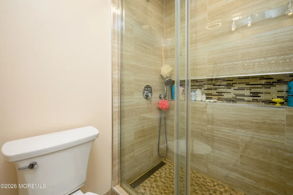 136 Woodmere Drive #406 Parlin, NJ 08859