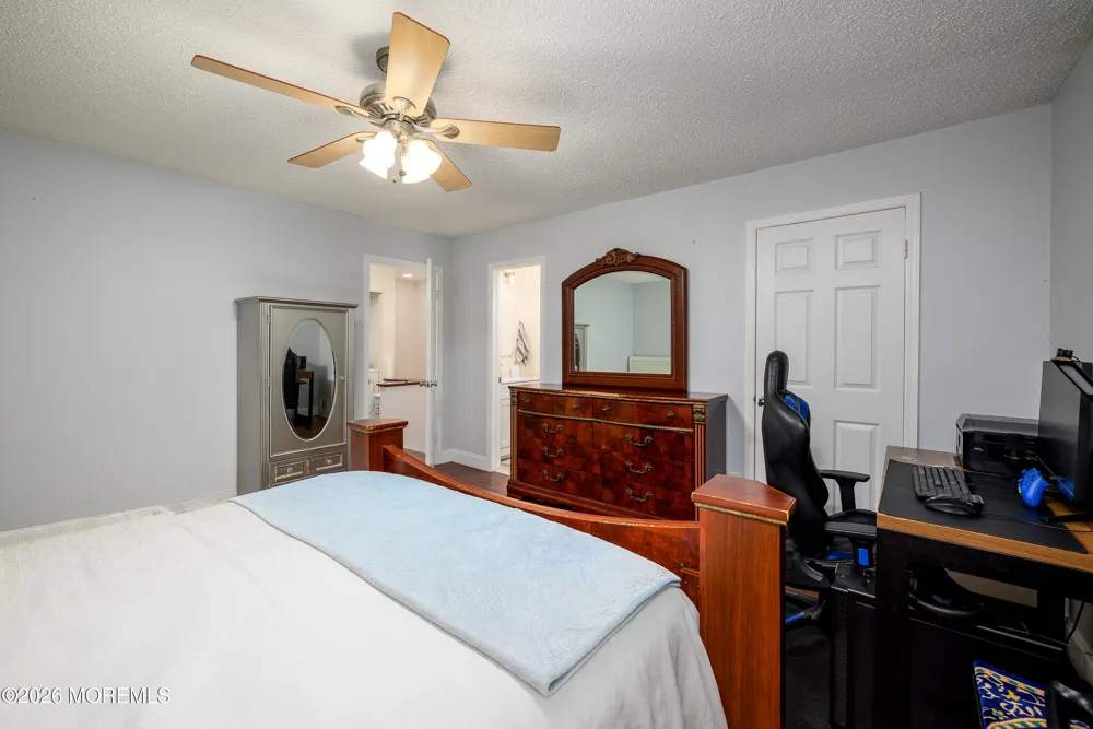 136 Woodmere Drive #406 Parlin, NJ 08859