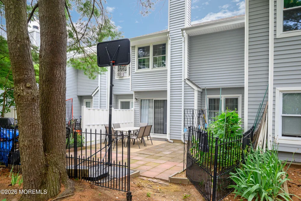 136 Woodmere Drive #406 Parlin, NJ 08859