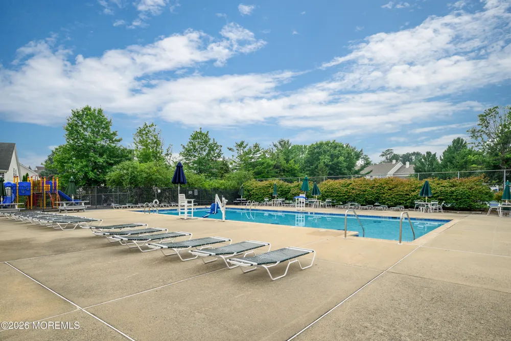 136 Woodmere Drive #406 Parlin, NJ 08859