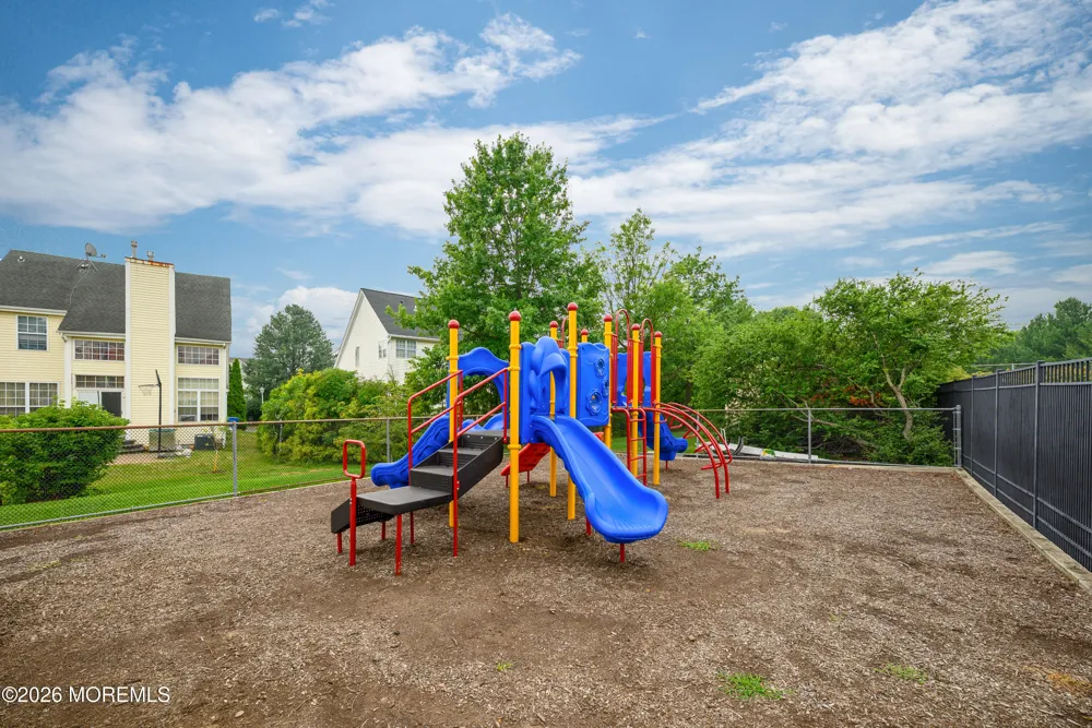 136 Woodmere Drive #406 Parlin, NJ 08859