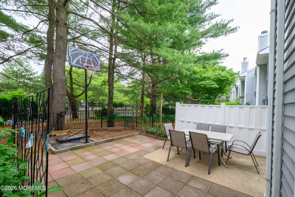 136 Woodmere Drive #406 Parlin, NJ 08859