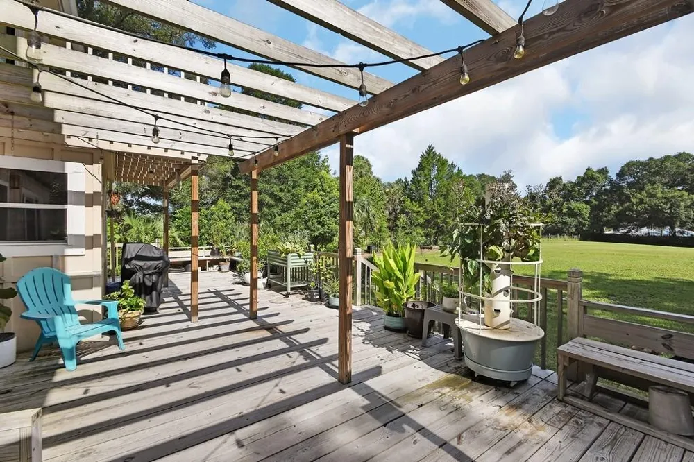 1379 TAYLOR ROAD W Deland, FL 32720