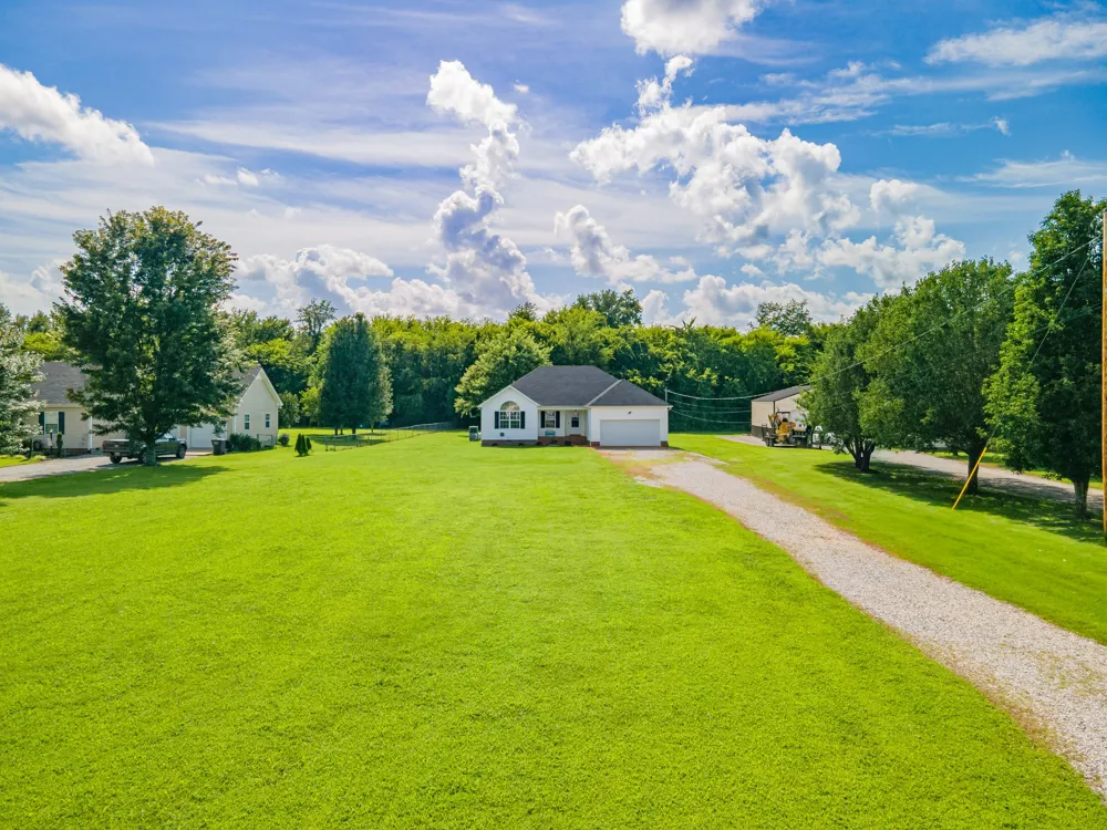 2673 Forest Run Dr Lewisburg, TN 37091