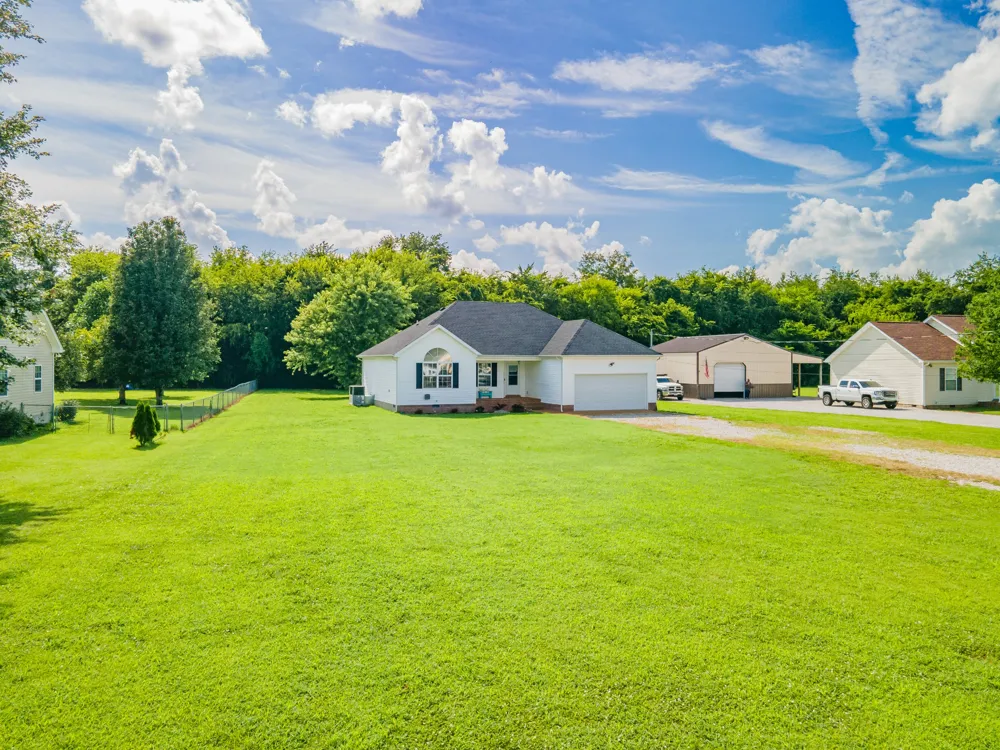 2673 Forest Run Dr Lewisburg, TN 37091
