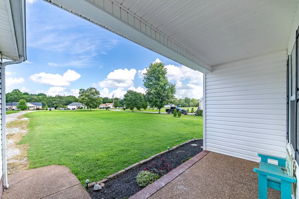 2673 Forest Run Dr Lewisburg, TN 37091