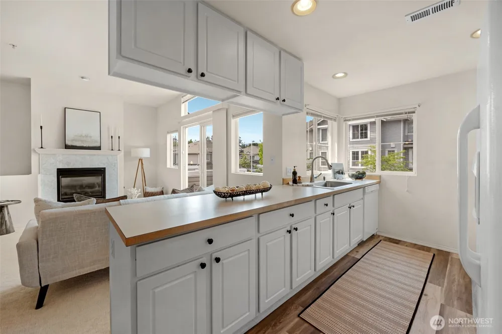 5248 238th Lane SE #8-3 Issaquah, WA 98029
