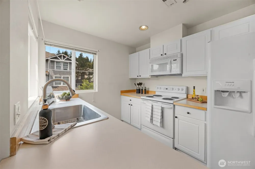 5248 238th Lane SE #8-3 Issaquah, WA 98029