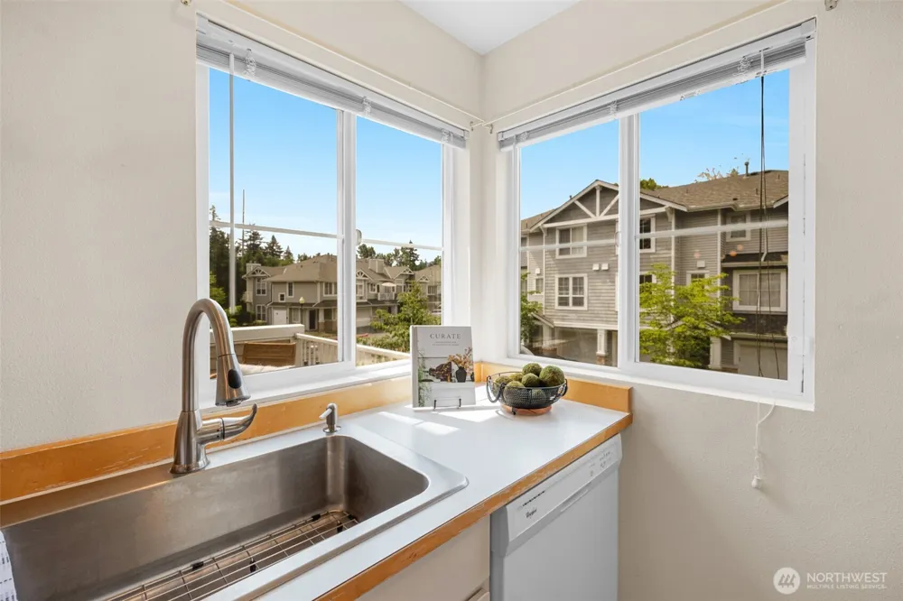 5248 238th Lane SE #8-3 Issaquah, WA 98029