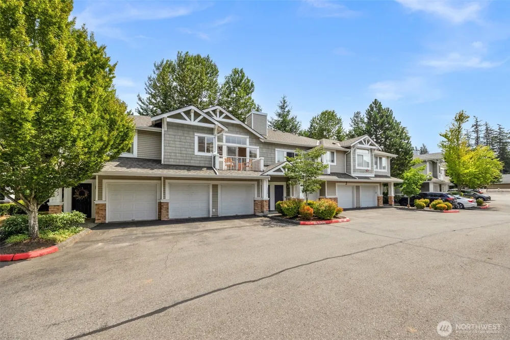 5248 238th Lane SE #8-3 Issaquah, WA 98029