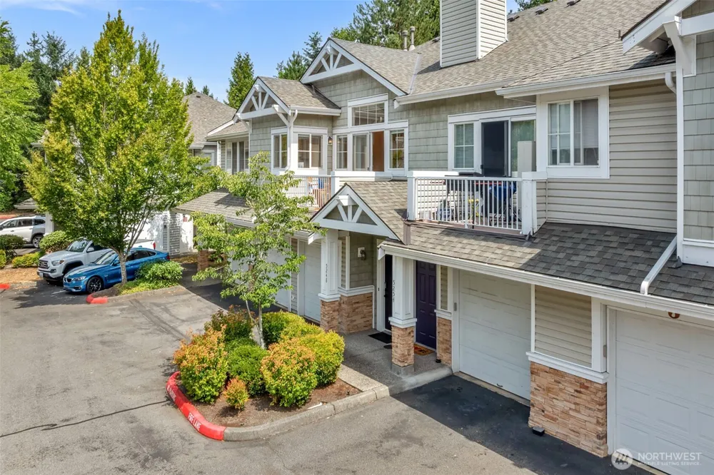 5248 238th Lane SE #8-3 Issaquah, WA 98029
