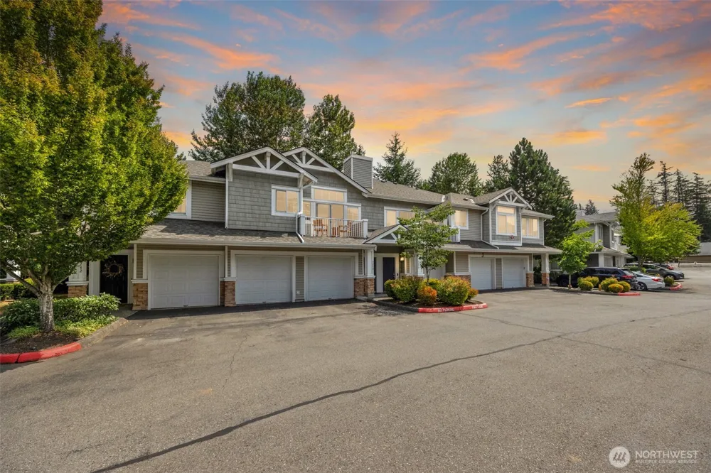 5248 238th Lane SE #8-3 Issaquah, WA 98029
