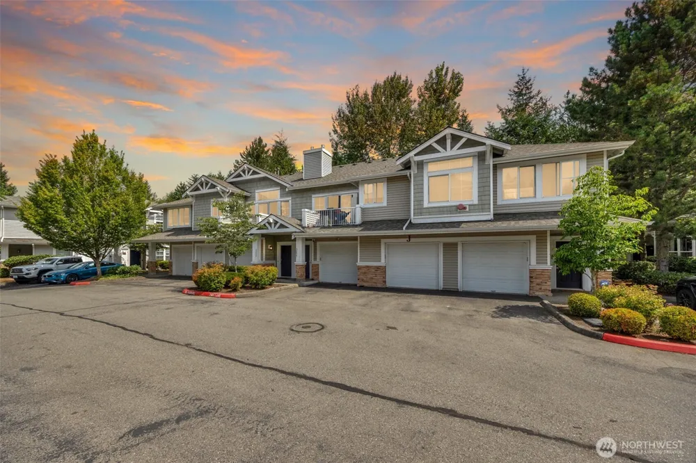 5248 238th Lane SE #8-3 Issaquah, WA 98029