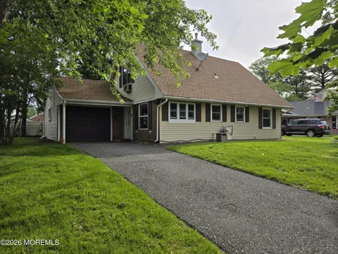 33 Middlebury Lane