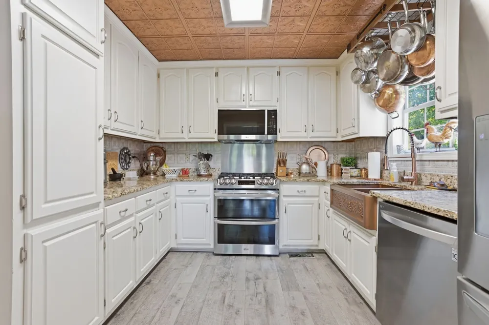 1038 S Cross Bridges Rd Mount Pleasant, TN 38474