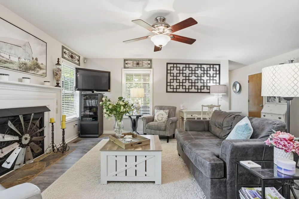 1038 S Cross Bridges Rd Mount Pleasant, TN 38474