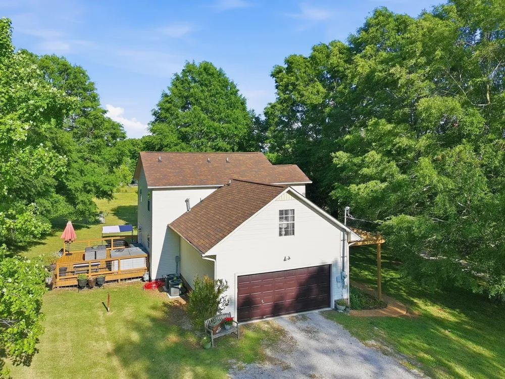 1038 S Cross Bridges Rd Mount Pleasant, TN 38474