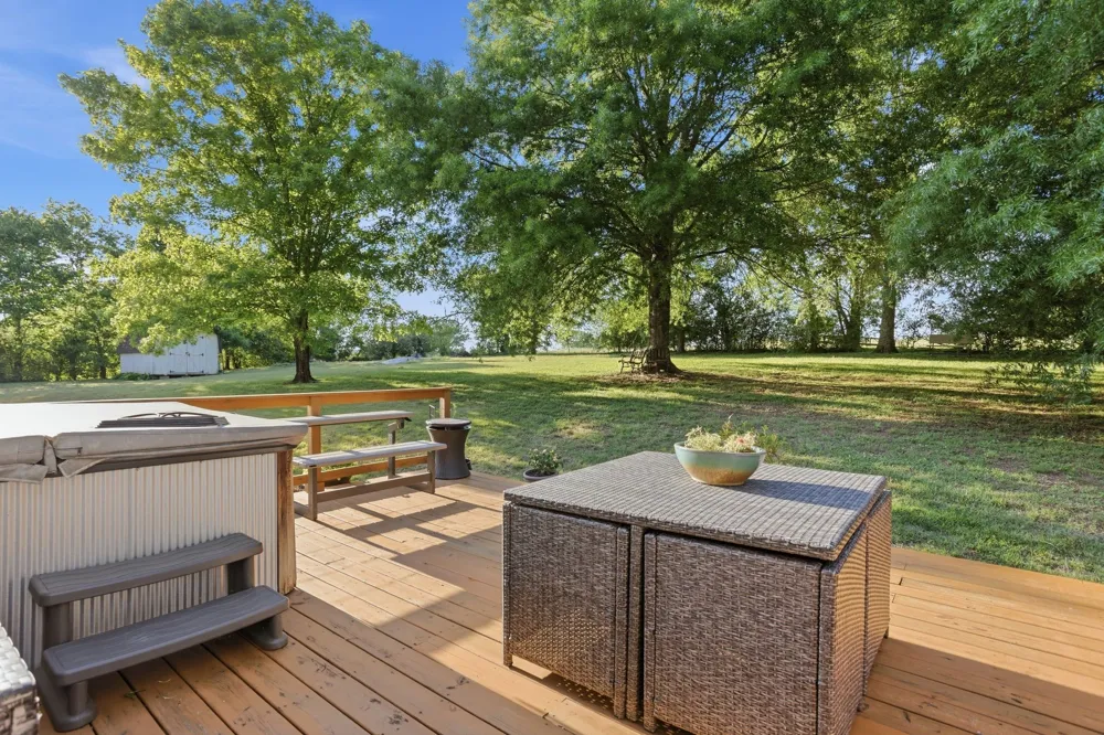 1038 S Cross Bridges Rd Mount Pleasant, TN 38474