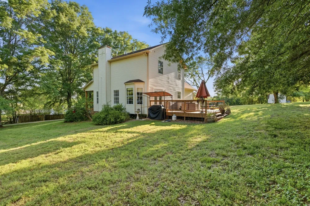 1038 S Cross Bridges Rd Mount Pleasant, TN 38474