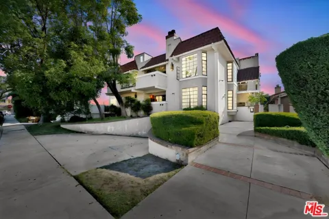 1211 Dorothy Drive