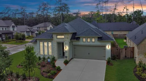 210 West Netleaf Court