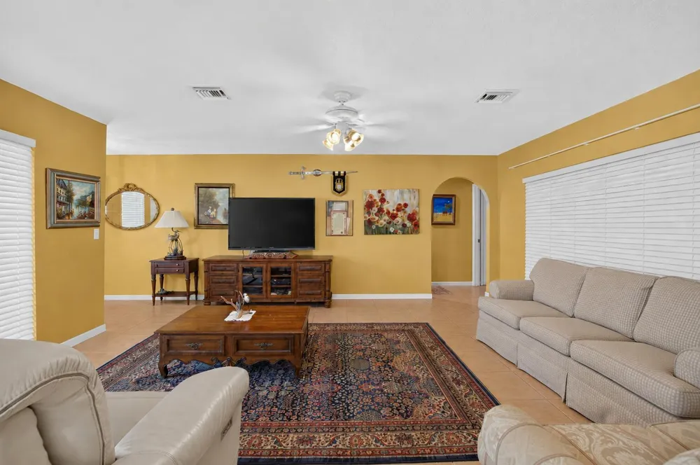 200 SW 7th Avenue Boca Raton, FL 33486