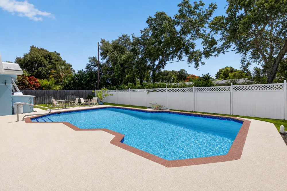 200 SW 7th Avenue Boca Raton, FL 33486