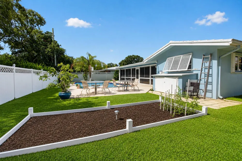 200 SW 7th Avenue Boca Raton, FL 33486