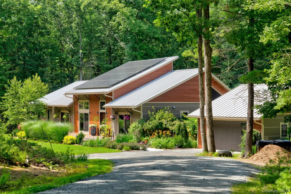 116 Francis Drive Narrowsburg, NY 12764