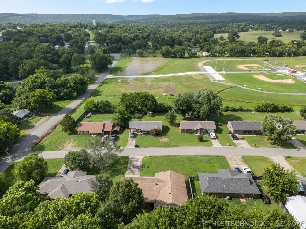 503 Straight Street Fort Gibson, OK 74434