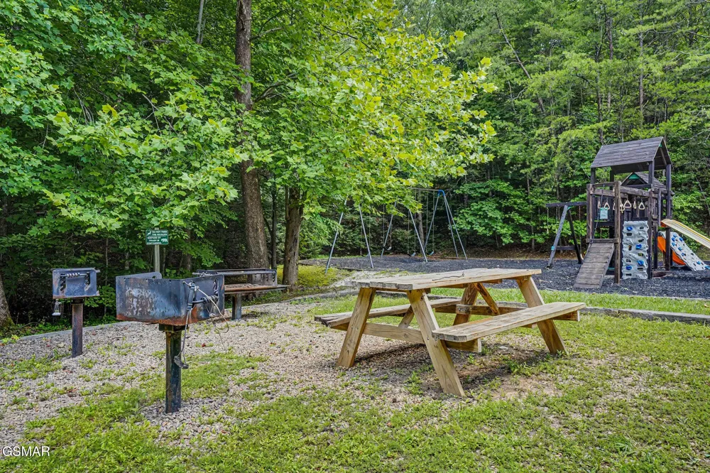 3710 Weber Road #104E Gatlinburg, TN 37738