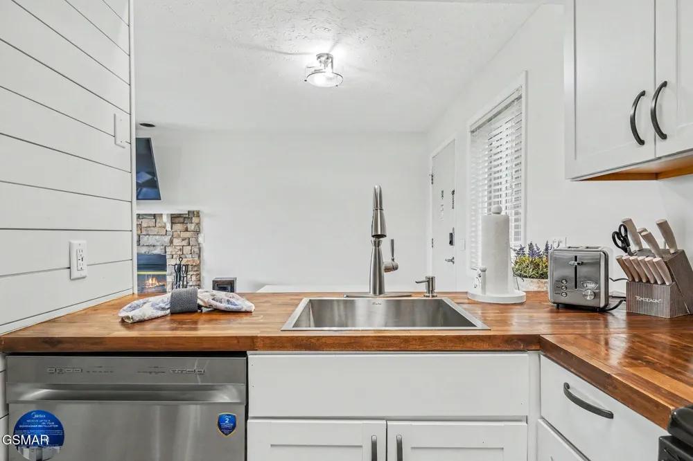3710 Weber Road #104E Gatlinburg, TN 37738