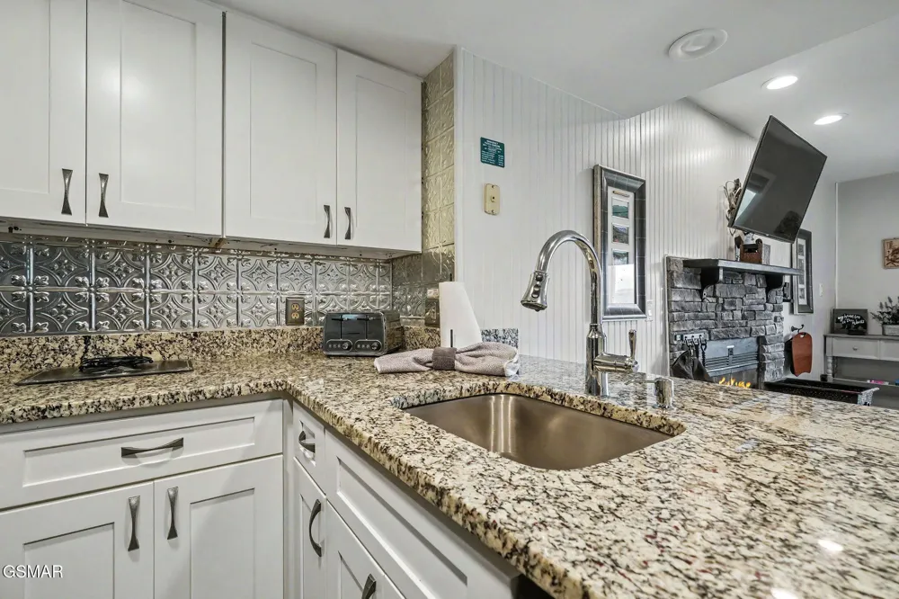 3710 Weber Road #104C Gatlinburg, TN 37738