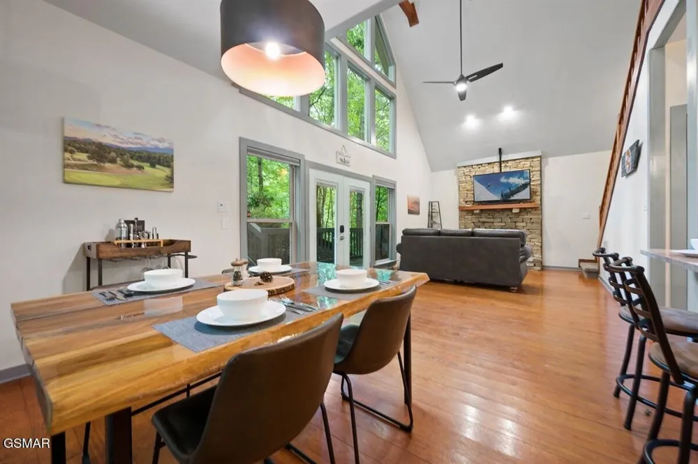 438 Laurel Road Townsend, TN 37882
