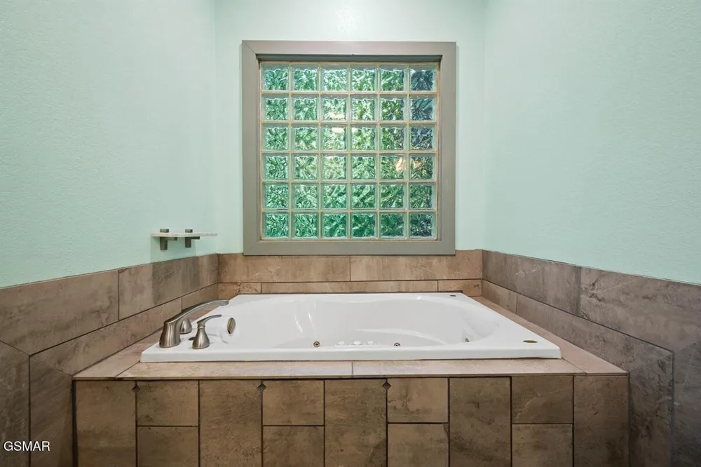 438 Laurel Road Townsend, TN 37882