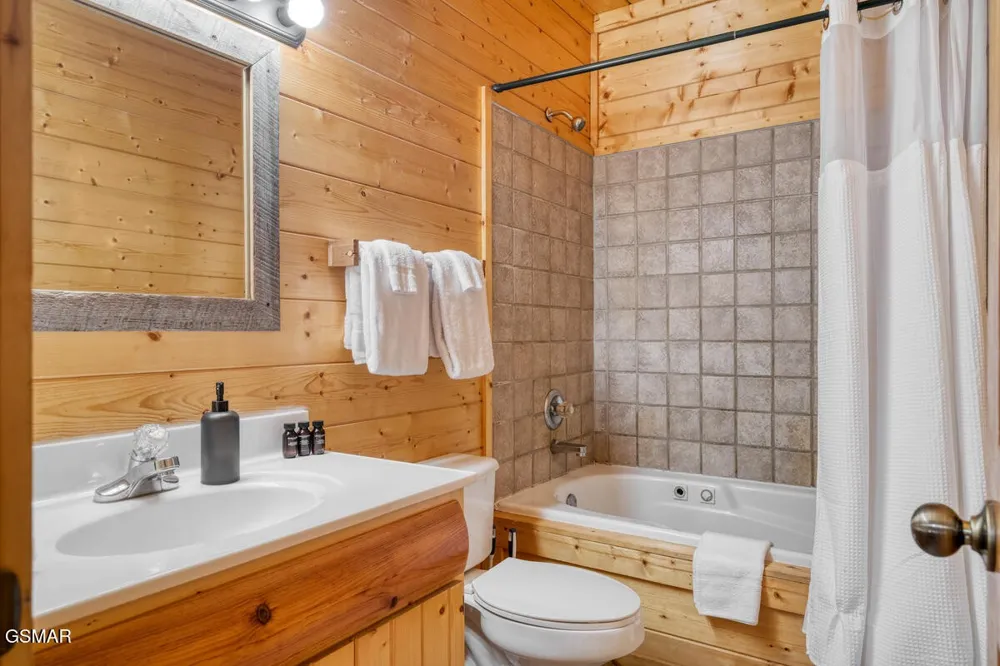 307 Caney Creek Road Pigeon Forge, TN 37863