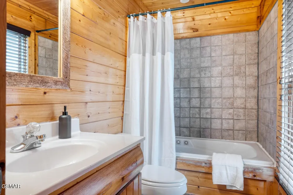 307 Caney Creek Road Pigeon Forge, TN 37863