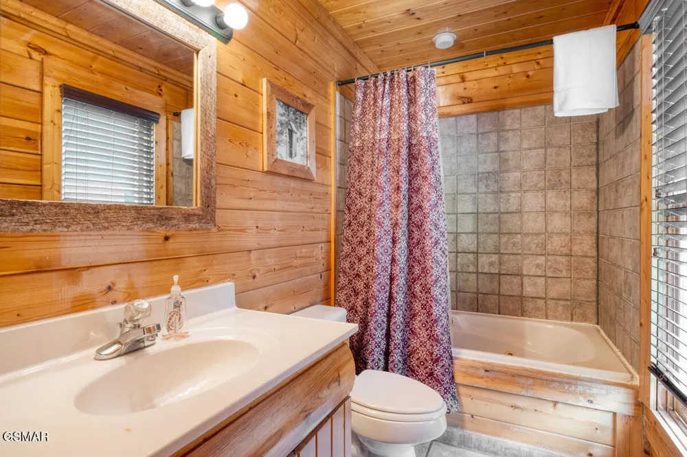 307 Caney Creek Road Pigeon Forge, TN 37863