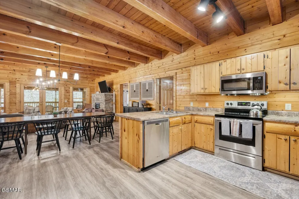 307 Caney Creek Road Pigeon Forge, TN 37863