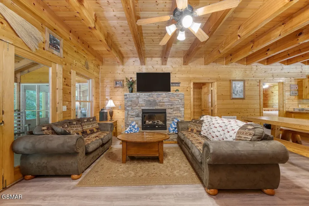 307 Caney Creek Road Pigeon Forge, TN 37863
