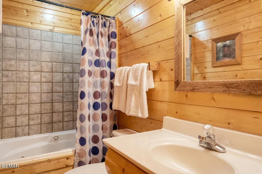 307 Caney Creek Road Pigeon Forge, TN 37863
