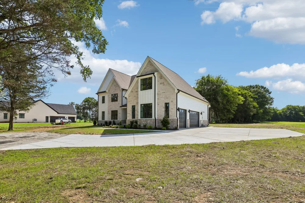 3390 Mealer Rd Chapel Hill, TN 37034