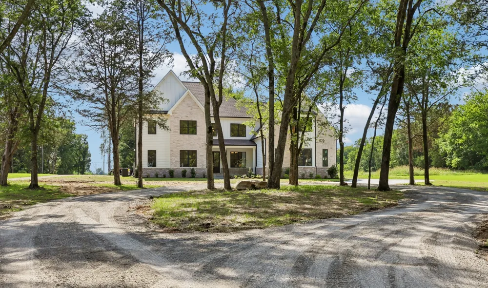 3390 Mealer Rd Chapel Hill, TN 37034